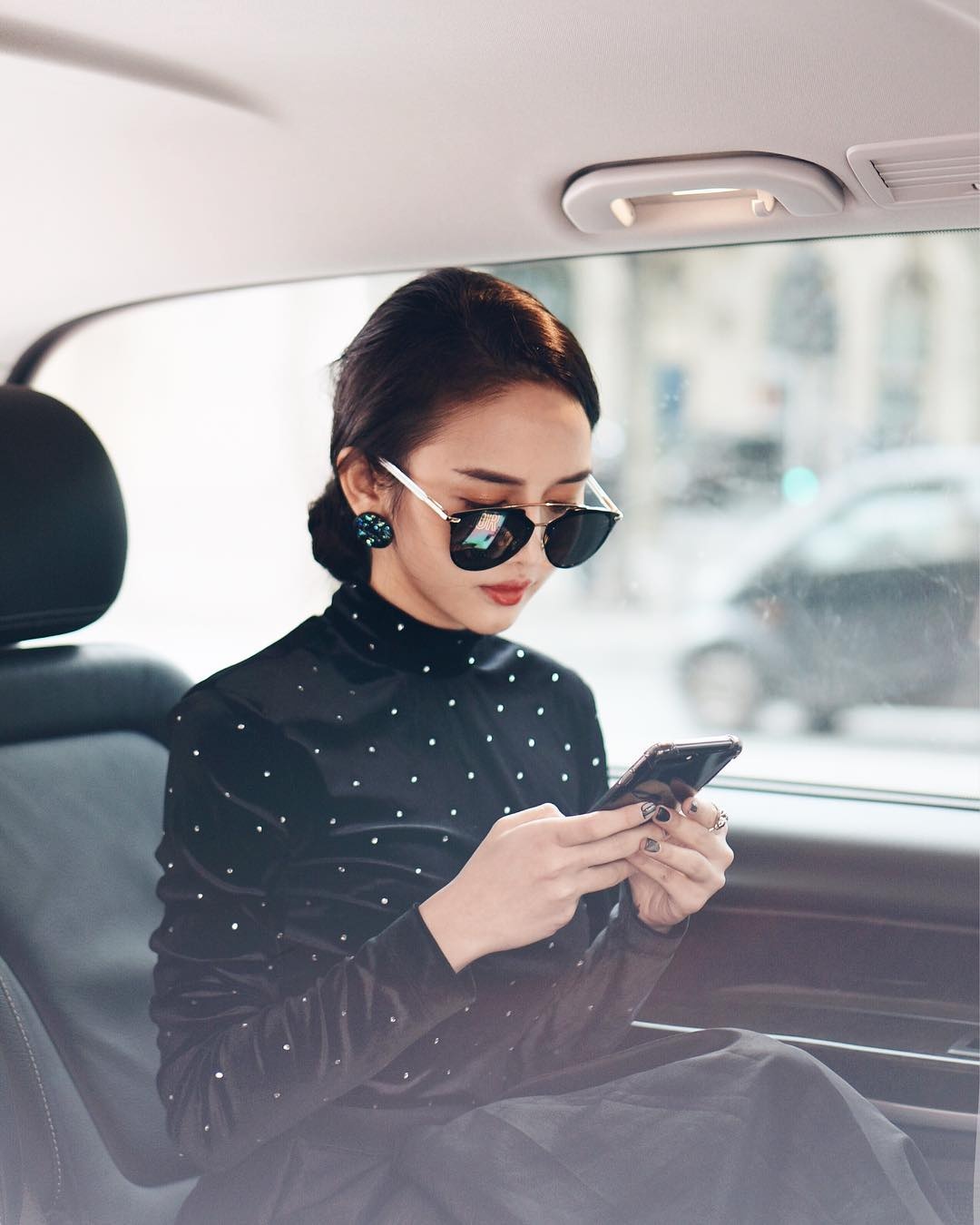 hoi con nha giau chau A anh 2