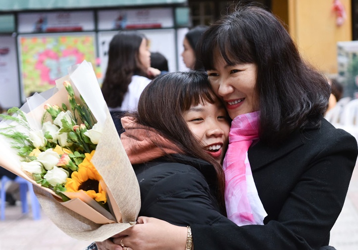 Mung 3 Tet thay va moi quan he thay tro hinh anh