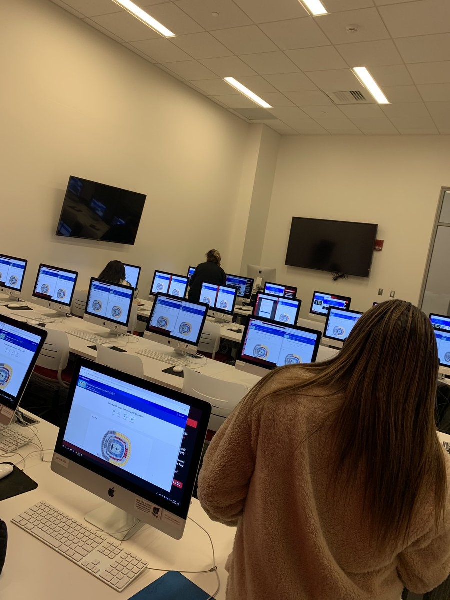 nữ sinh dùng 24 máy tính mua vé BTS ảnh 2 nu sinh dung 24 may tinh mua ve BTS anh 2