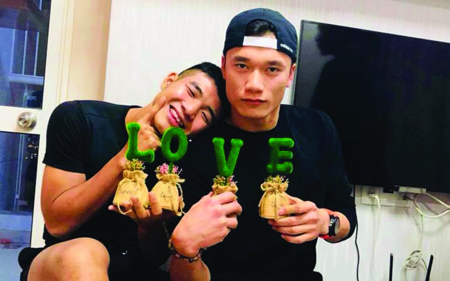 Duc Chinh va Tien Dung chuc mung sinh nhat Tien Dung hinh anh