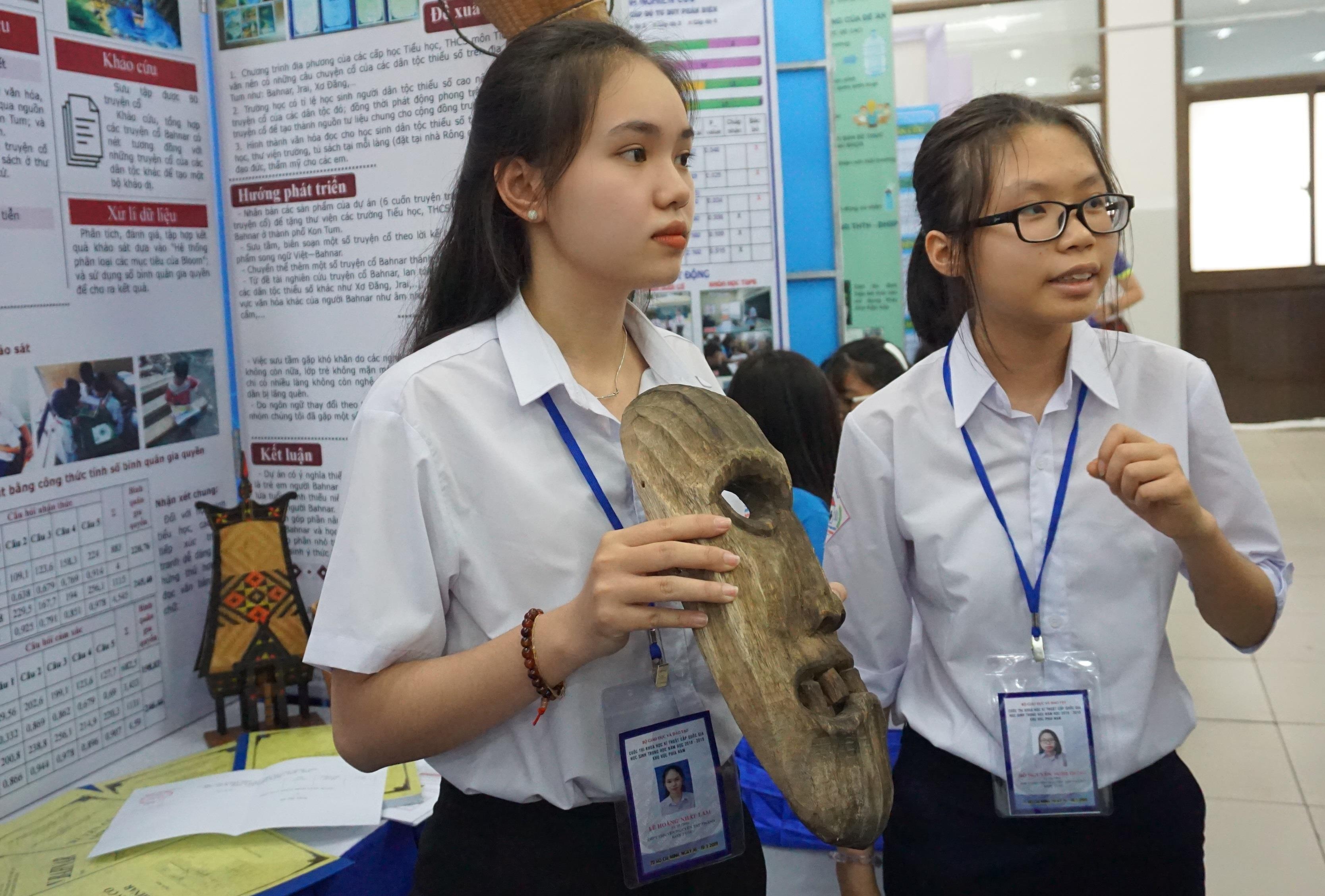 hoc sinh nghien cuu khoa hoc anh 1