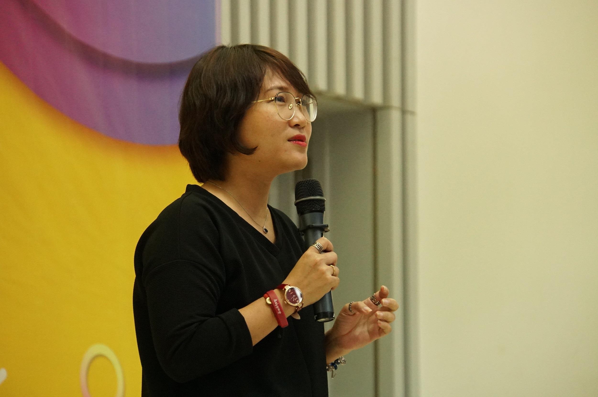 'Ai trong so cac ban se quan he tinh duc truoc hon nhan?' hinh anh