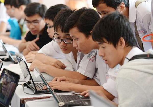 So sanh diem chuan nganh Cong nghe thong tin cua 3 dai hoc o Sai Gon hinh anh