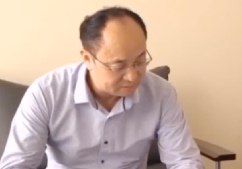 'Thit ga co mui la chu khong phai oi thiu' hinh anh