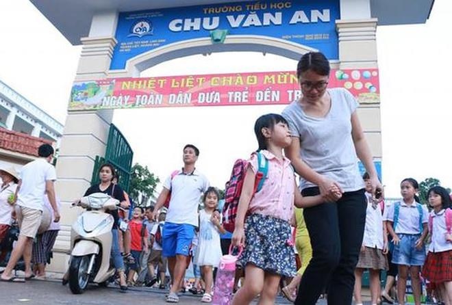 Truong Tieu hoc Chu Van An xin loi vi thit ga co mui 'la' hinh anh