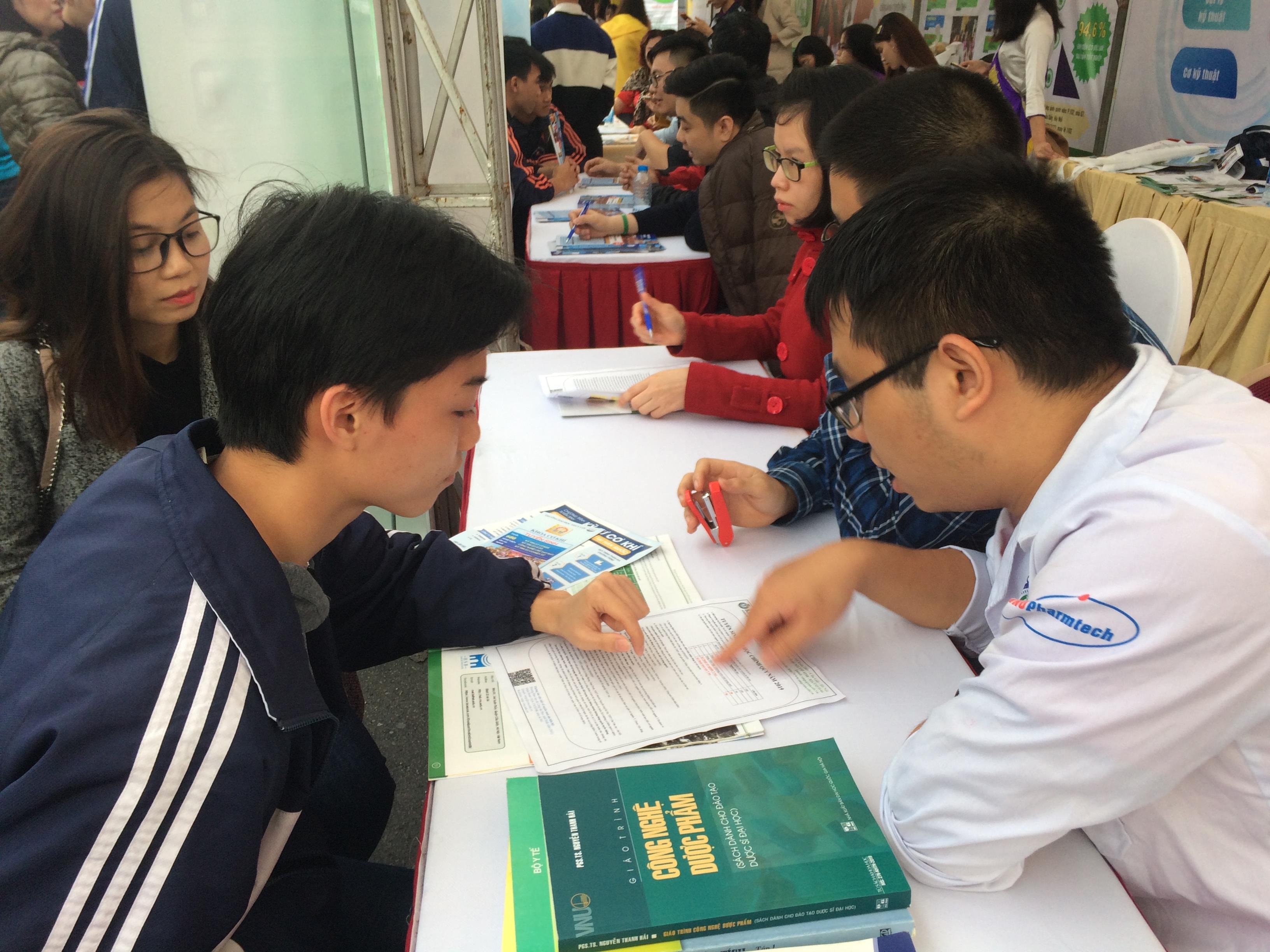 gian lan diem thi THPT 2018 anh 1