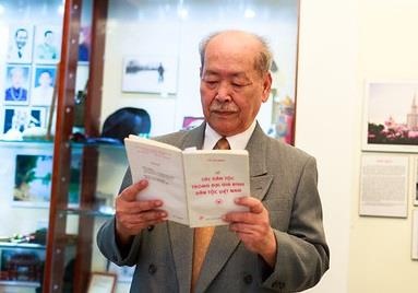 GS Phan Huu Dat, nha Dan toc hoc dau nganh cua Viet Nam, qua doi hinh anh