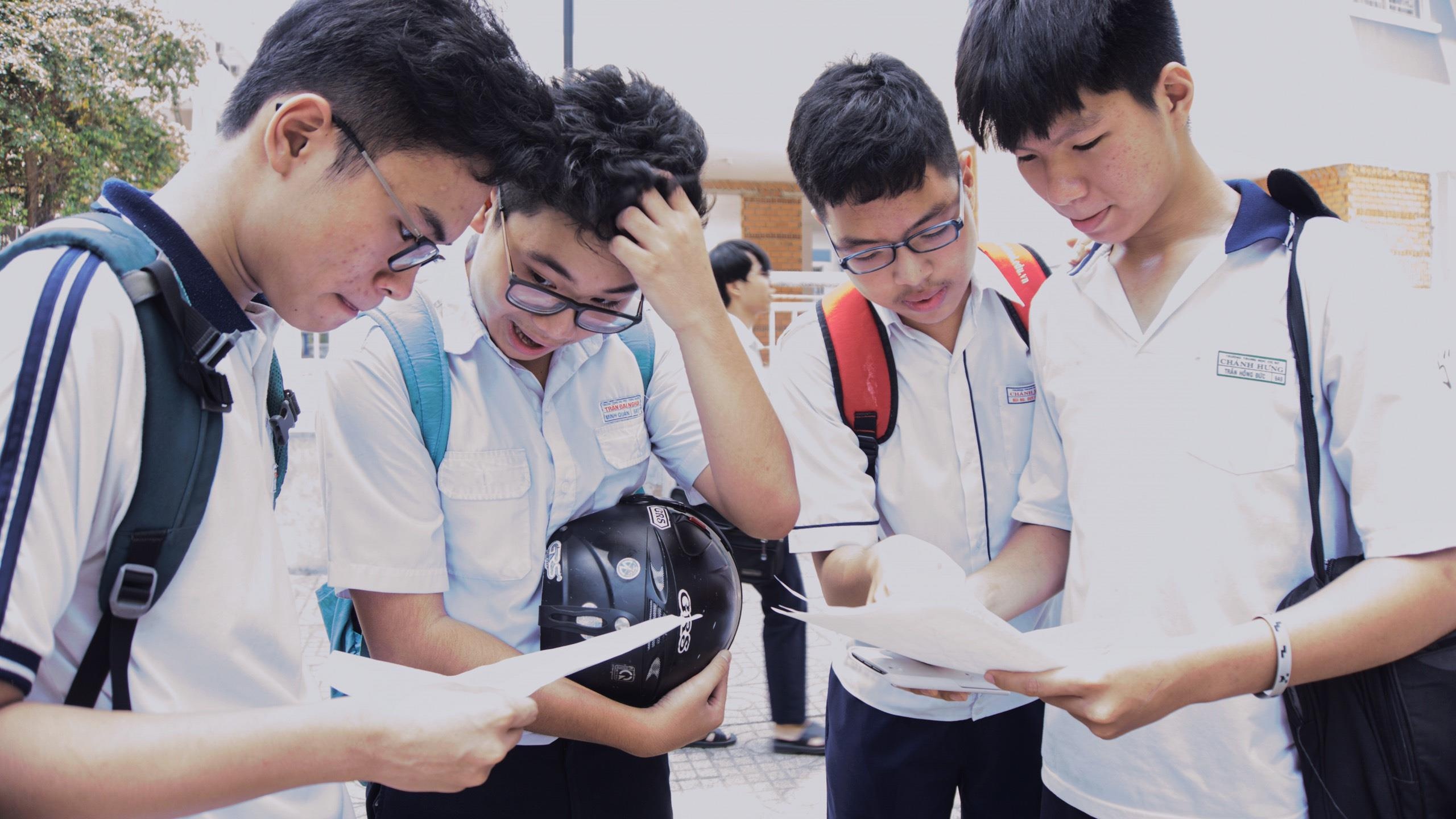 Suc manh tinh cam gia dinh vao de thi Ngu van lop 10 Sai Gon hinh anh