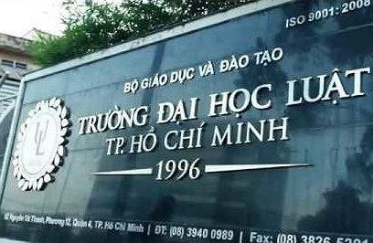 DH Luat TP.HCM noi gi ve hai pho truong khoa tu chuc? hinh anh