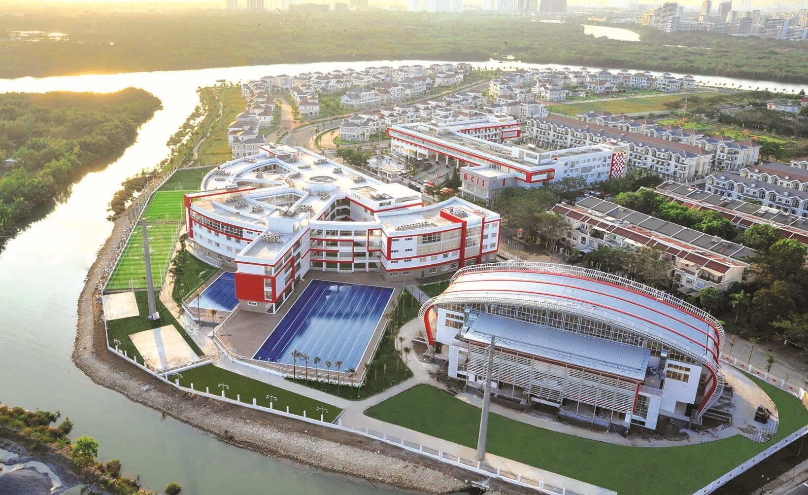 hoc phi truong quoc te anh 3