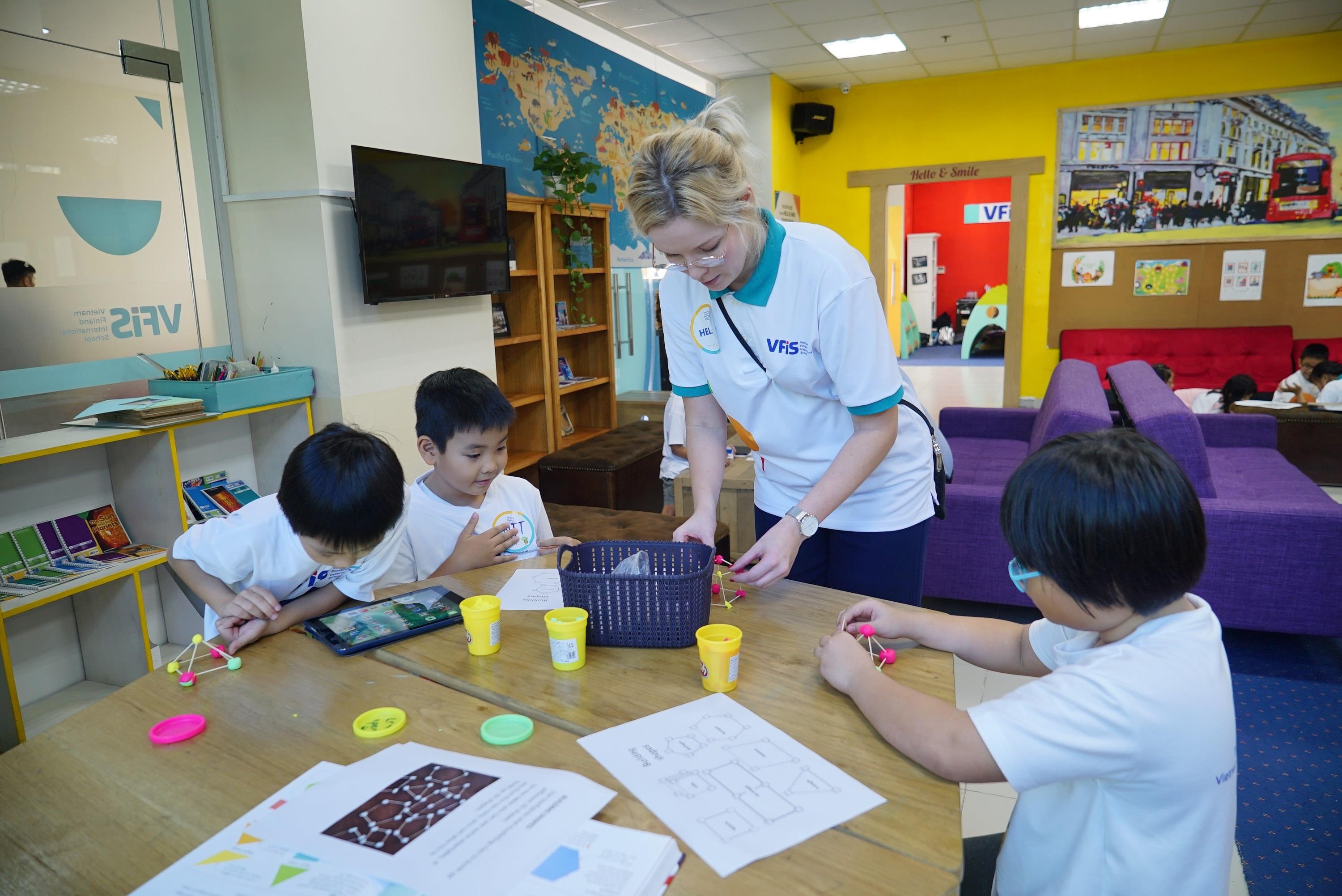 hoc phi truong quoc te anh 1