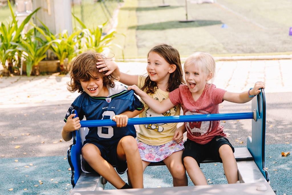 hoc phi truong quoc te anh 12