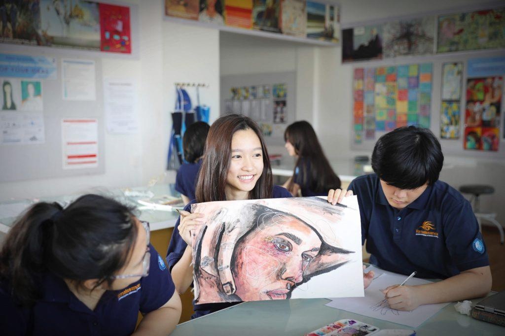 hoc phi truong quoc te anh 9