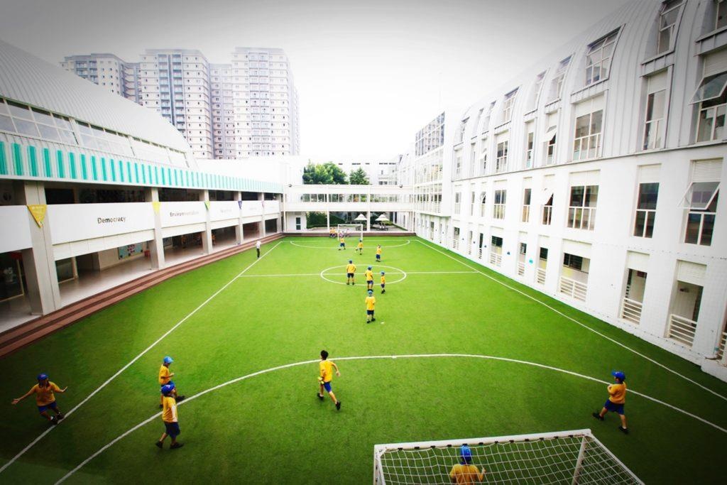 hoc phi truong quoc te anh 10