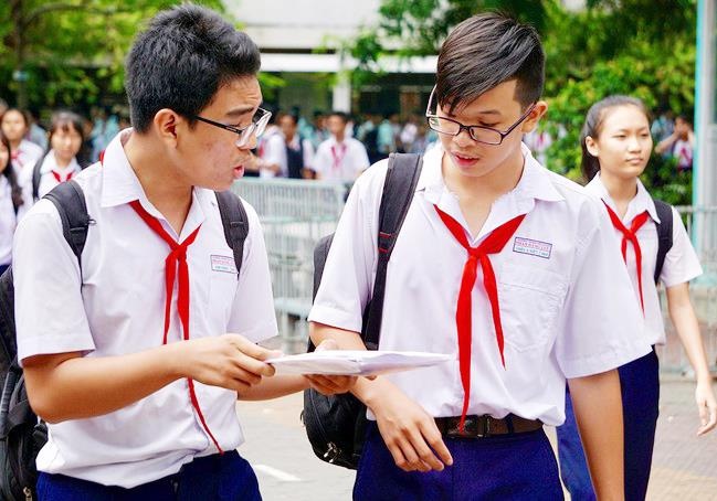 Diem chuan vao lop 10 tai TP.HCM du bao se giam hinh anh