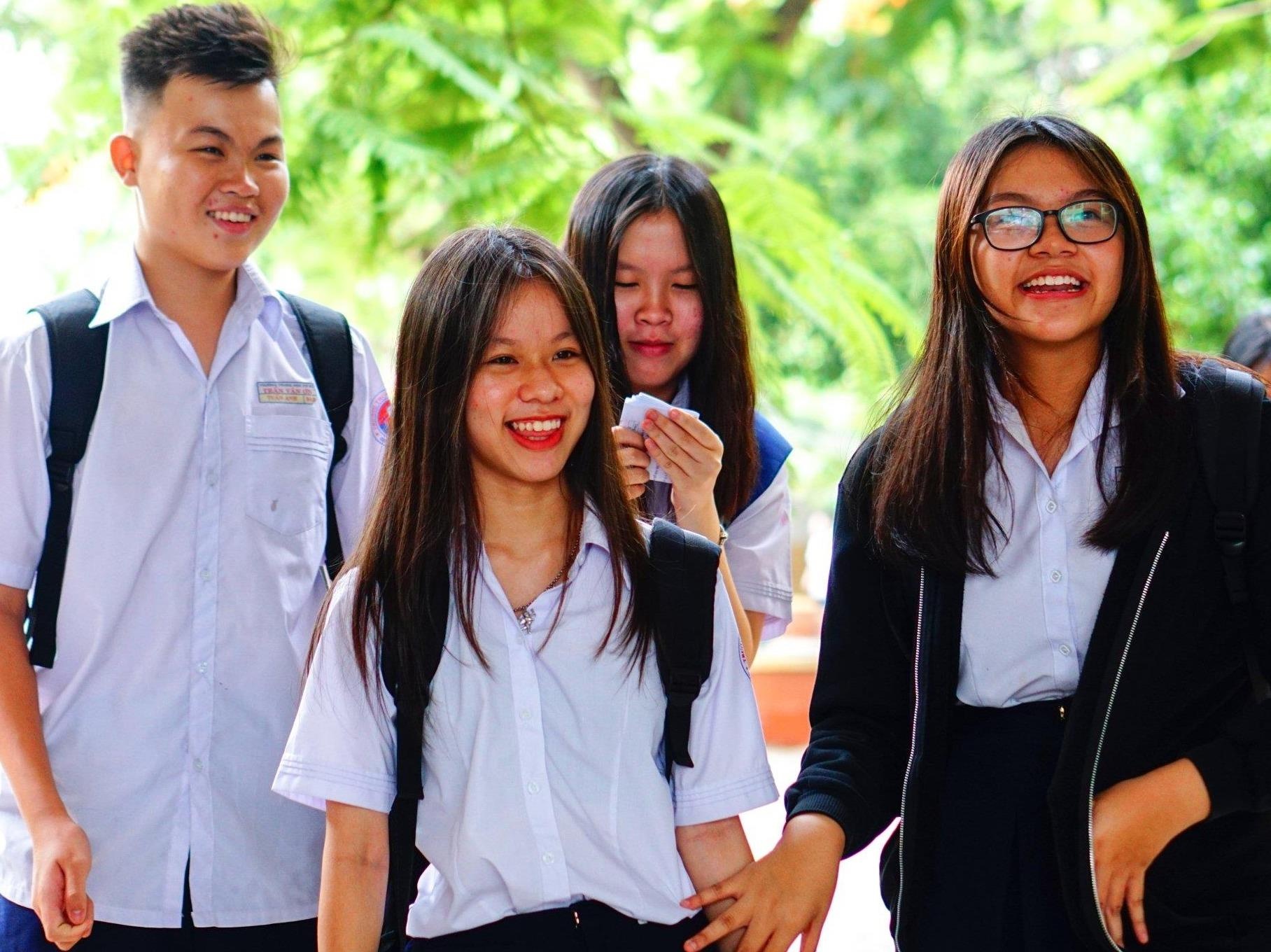 Du kien diem chuan lop 10 o TP.HCM giam nhe hinh anh