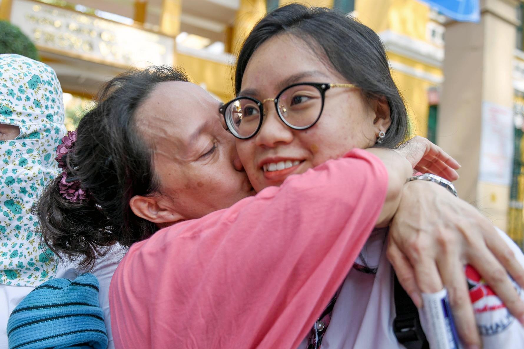 phu huynh bat khoc anh 3