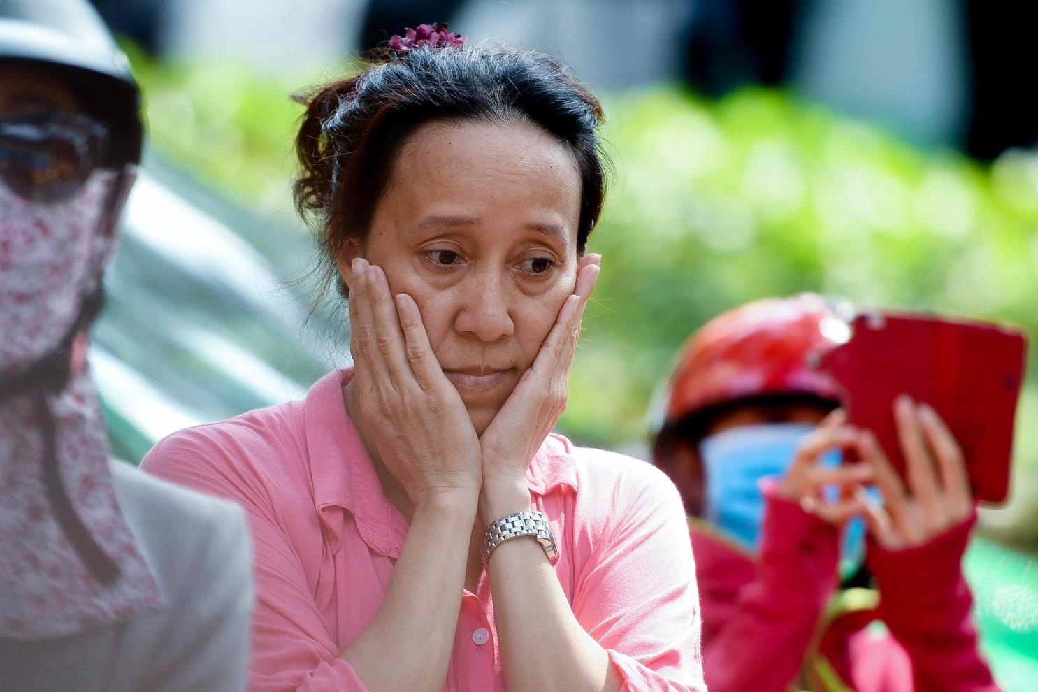 phu huynh bat khoc anh 2