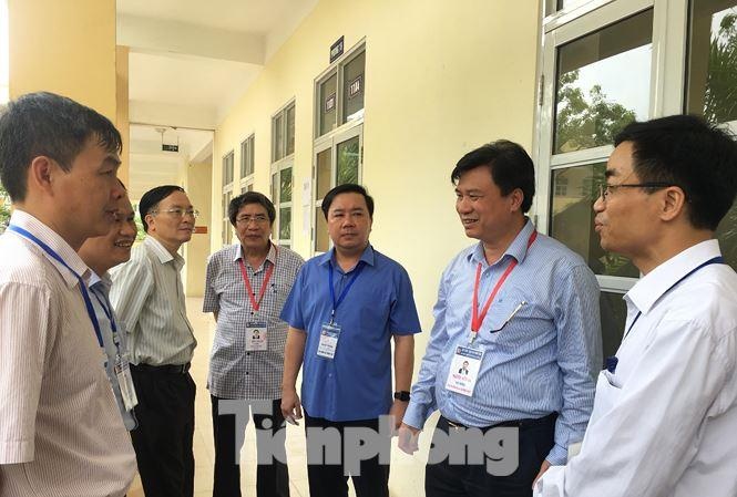 cham thi THPT 2019 anh 1