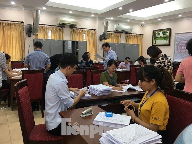 cham thi THPT 2019 anh 2