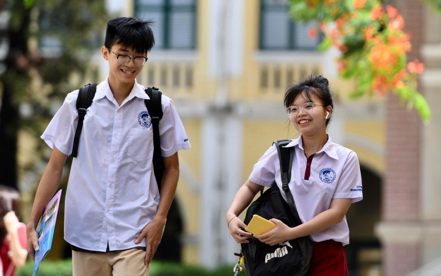 Dap an mon Giao duc Cong dan THPT quoc gia 2019 hinh anh