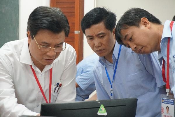 cham thi thpt quoc gia anh 1