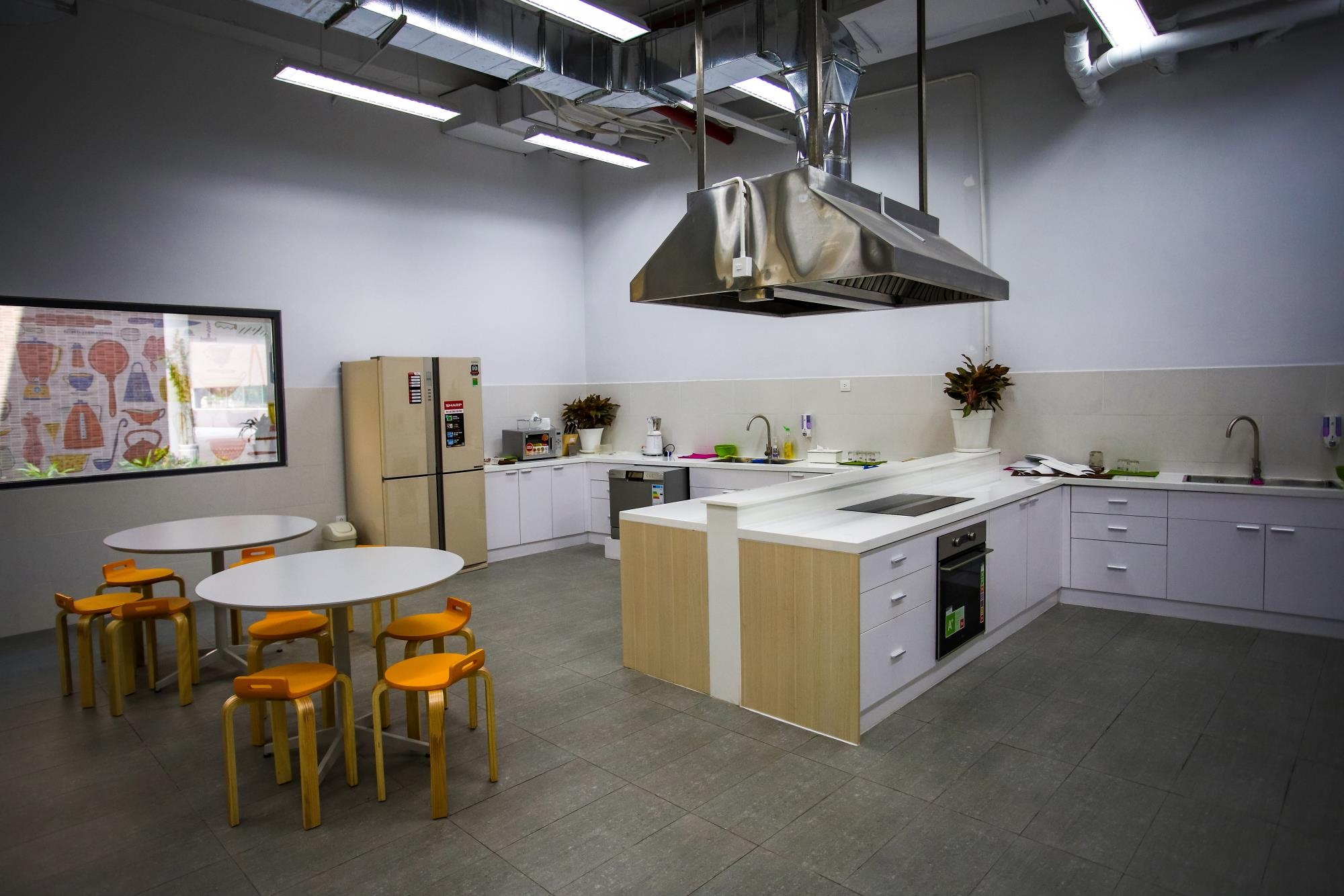 truong quoc te hoc phi nua ty dong anh 6