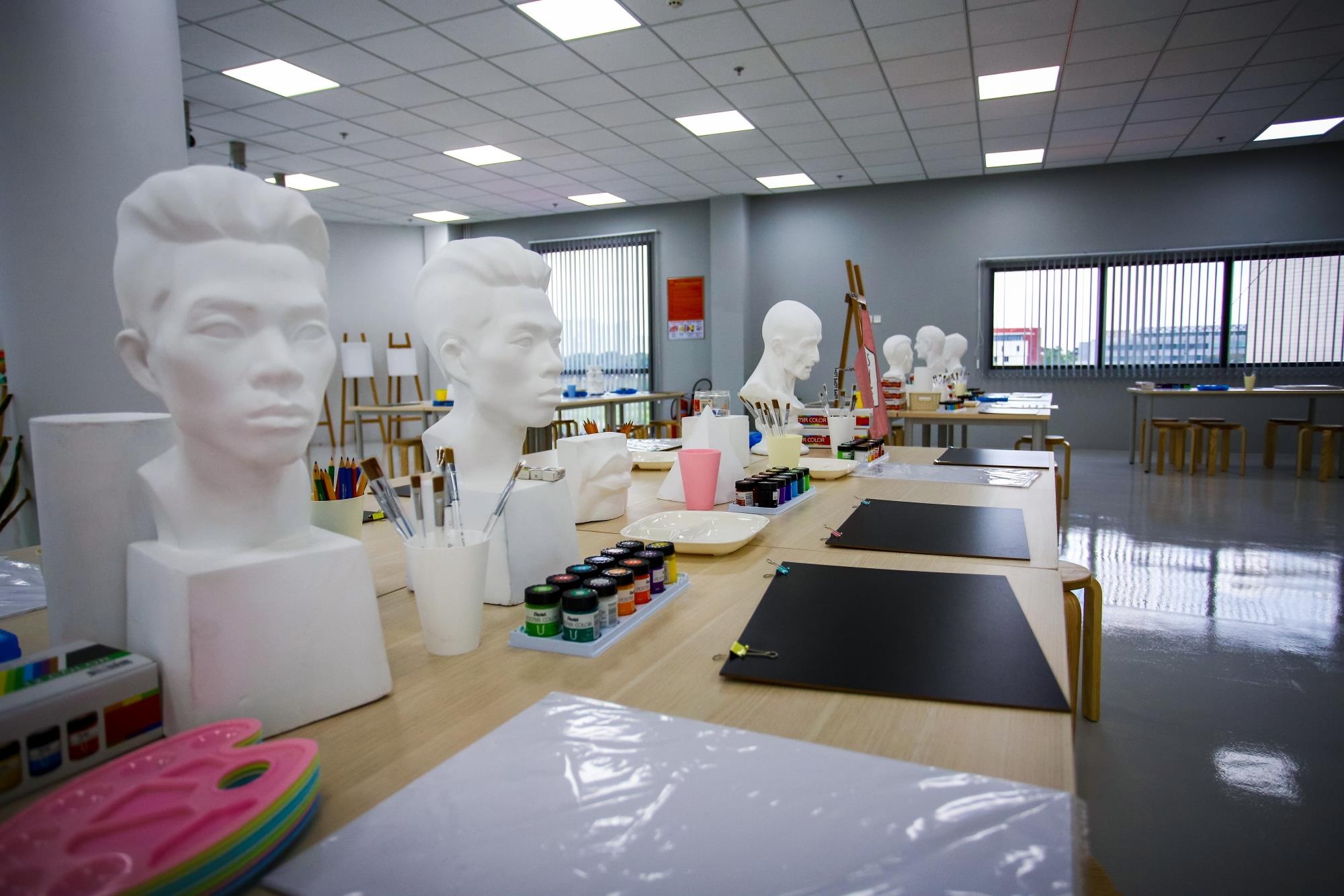 truong quoc te hoc phi nua ty dong anh 9