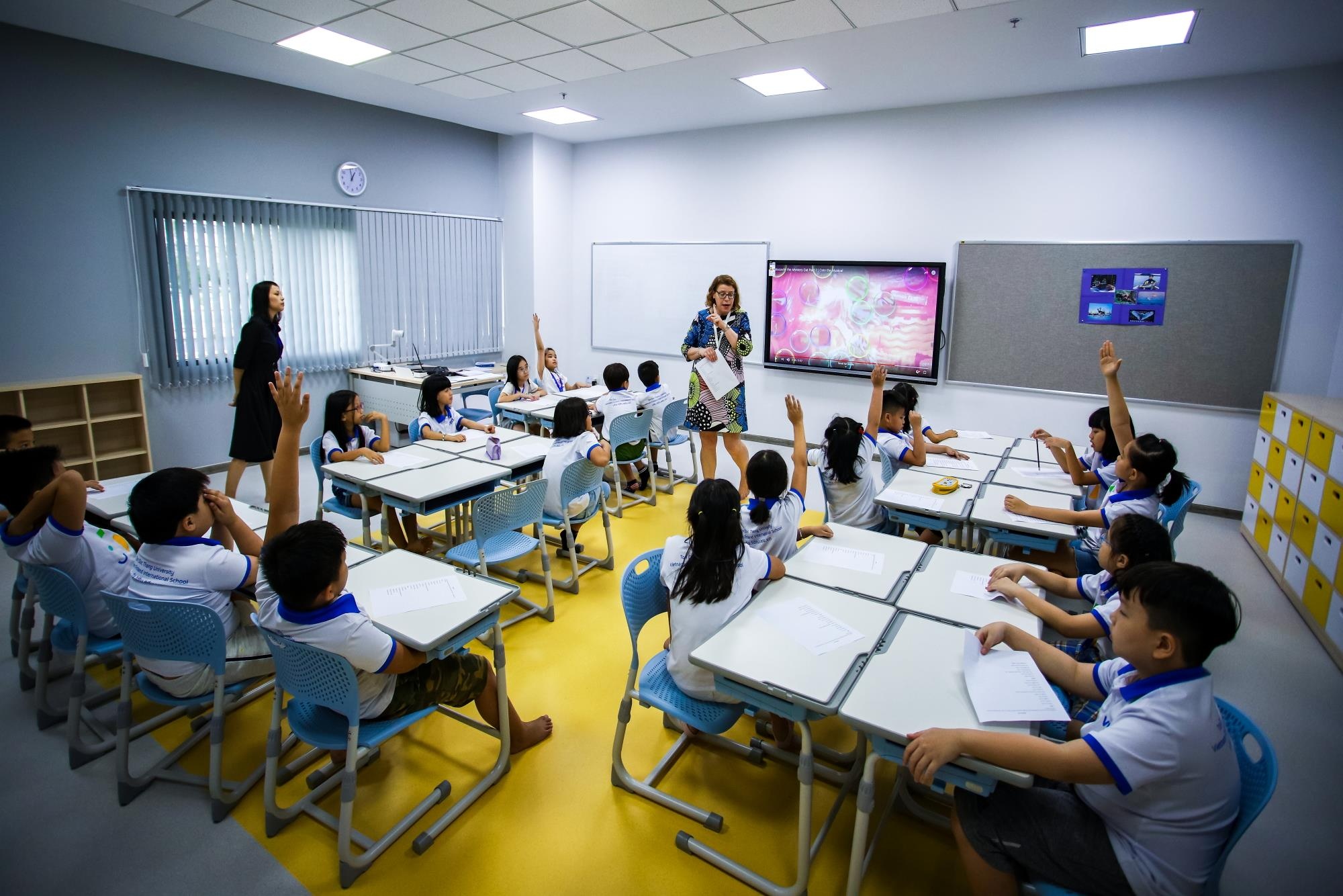 truong quoc te hoc phi nua ty dong anh 12