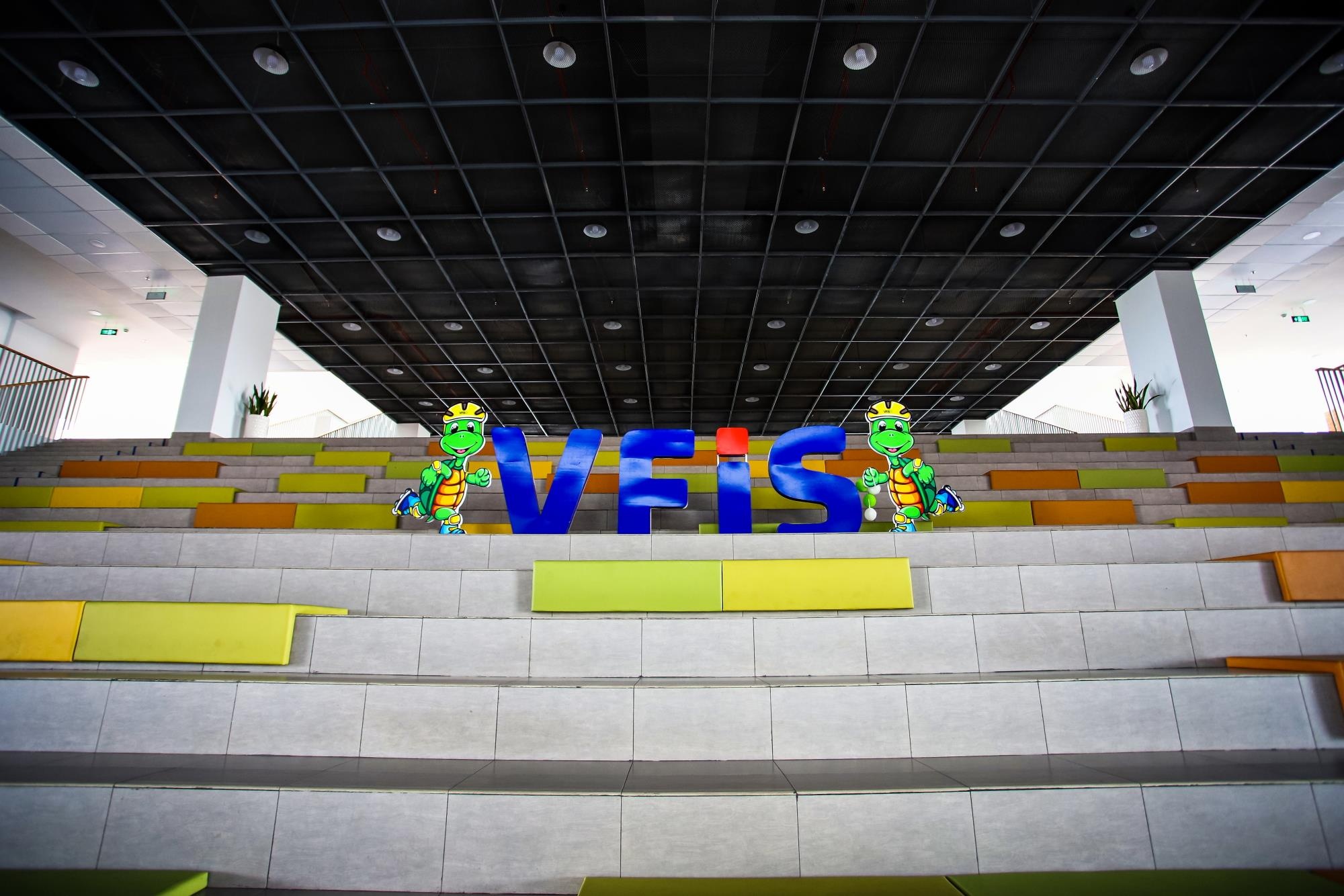 truong quoc te hoc phi nua ty dong anh 3