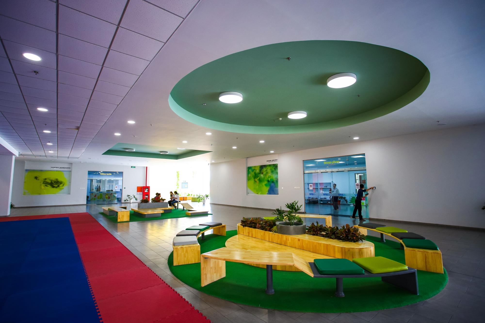 truong quoc te hoc phi nua ty dong anh 11