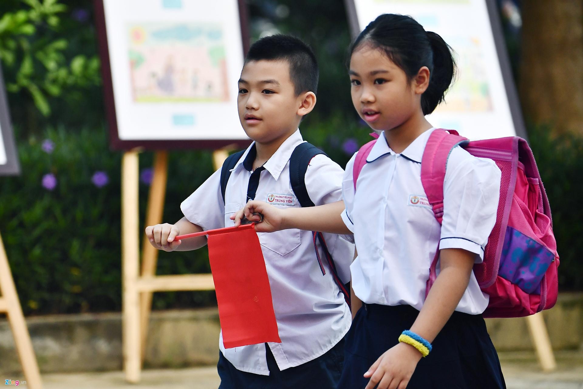 học sinh TP.HCM tựu trường ảnh 1 hoc sinh TP.HCM tuu truong anh 1