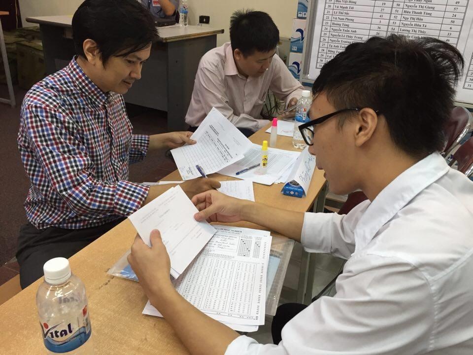 Lam ro trach nhiem can bo cham thi ghep nham phach hinh anh