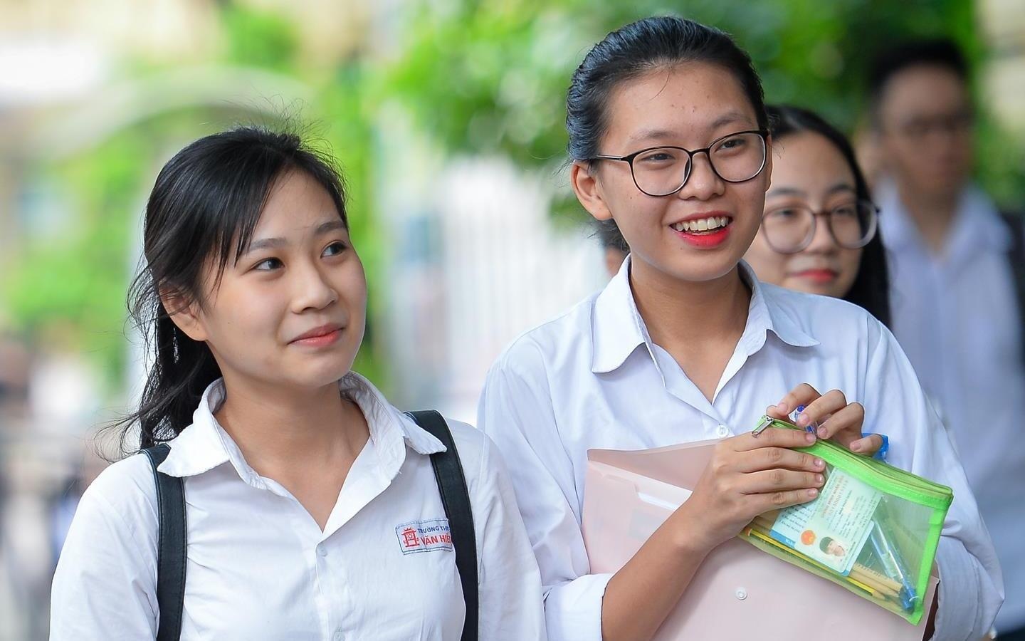 Nhung thi sinh dau tien trung tuyen DH Luat Ha Noi va DH Luat TP.HCM hinh anh