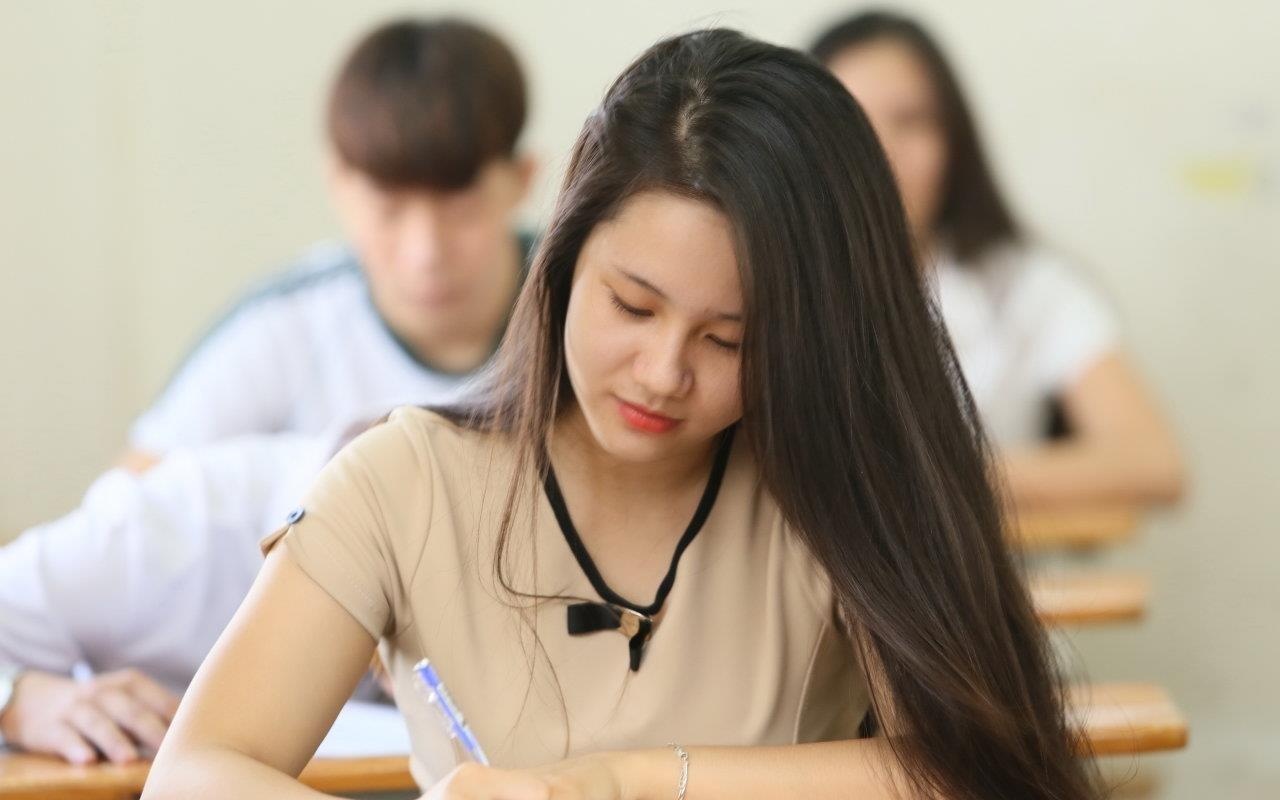 DH Hong Duc cong bo diem chuan tuyen sinh nam 2019 hinh anh