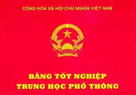 DH Kinh te TP.HCM phat hien nu can bo dung bang gia de thang tien hinh anh