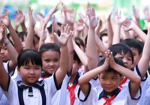 Dong phuc hoc sinh truoc nam hoc moi: Ngam dang! hinh anh