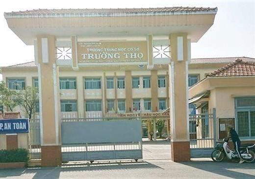 Hoc sinh Sai Gon ngat trong truong hoc, sau do tu vong hinh anh