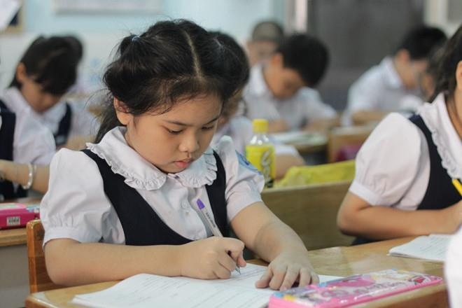 Hoc sinh TP.HCM dung toi da 3 quyen vo, ra choi it nhat 30 phut hinh anh