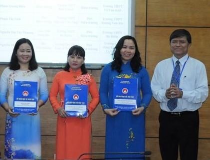 TP.HCM bo nhiem 8 hieu truong, hieu pho hinh anh