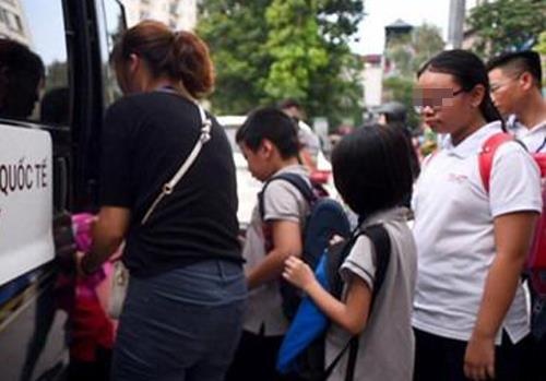 Bo GD&DT chi dao lam ro vu be 3 tuoi bi bo quen 7 tieng tren oto hinh anh