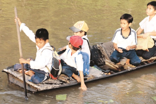 học sinh miền Tây đi học ảnh 2 hoc sinh mien Tay di hoc anh 2