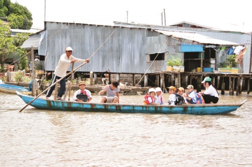 học sinh miền Tây đi học ảnh 1 hoc sinh mien Tay di hoc anh 1