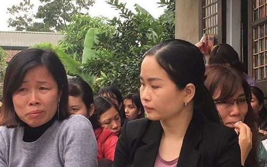 Giao vien Soc Son tiep tuc soc nang, 51 nguoi truot tuyen dung vong 1 hinh anh