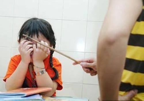 Hoc sinh pham khuyet diem, giao vien phat the nao la dung? hinh anh