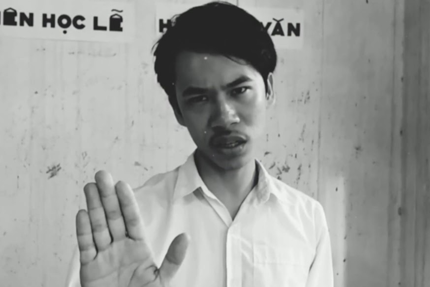 Hien tuong 1977 Vlog vao de thi Hoa gay tranh cai hinh anh