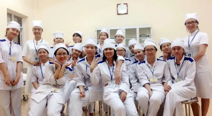 luong sinh vien moi ra truong anh 1