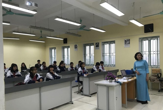 Giao vien hop dong anh 1