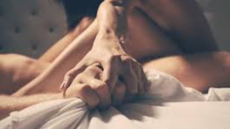 Thay giao thua nhan quan he tinh duc, quay clip nu sinh lop 12 hinh anh