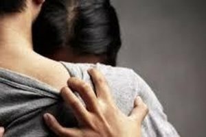 Thay giao quay clip voi nu sinh lop 12 bi ky luat nhu the nao? hinh anh